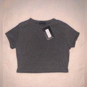 PrettyLittleThing Charcoal gray basic short sleeve crop top